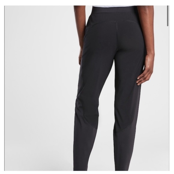 Athleta Run With It Pant Black Athletic Joggers Travel Athleisure Small NWOT - Picture 2 of 11